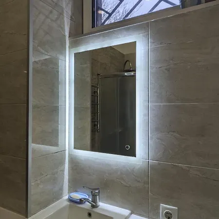 Апартаменти затишна близько залізничного вокзалу *