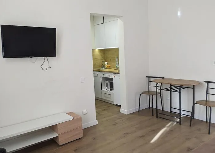 Апартаменти затишна близько залізничного вокзалу Львів